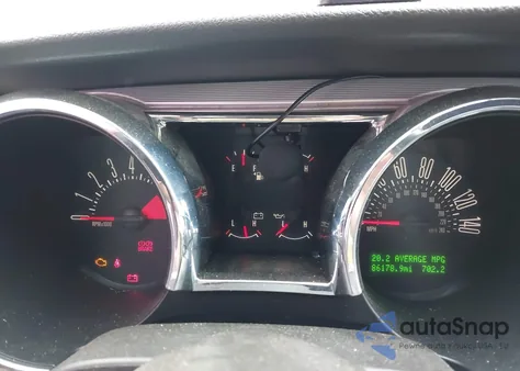 2008 Ford Mustang Gt Deluxe/Gt Premium z USA, uszkodzony, nr VIN 1ZVHT82H985129457